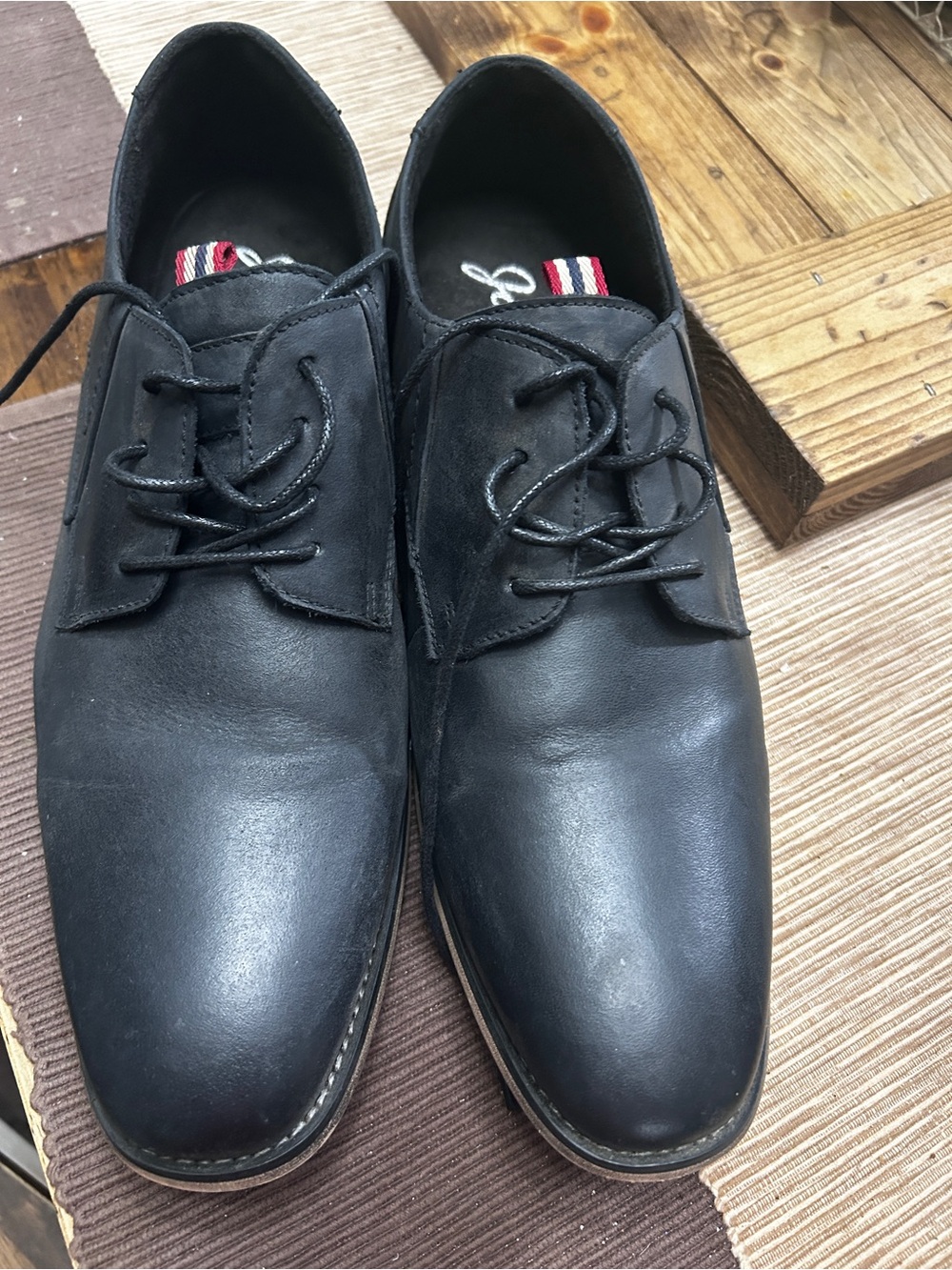 Men's Black Leather Derby Dress Shoes